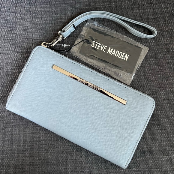 NWT STEVE MADDEN BZIPPY ZIP AROUND WALLET WRISTLET CASE - Picture 5 of 10